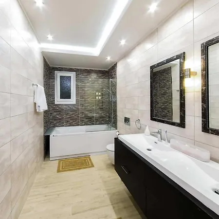 Sleeps 6 Air Con Wifi Vilă