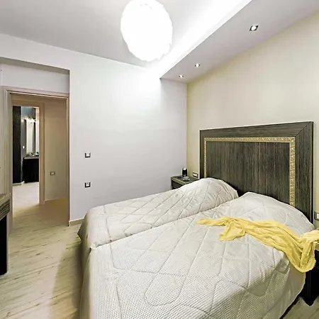 Sleeps 6 Air Con Wifi
